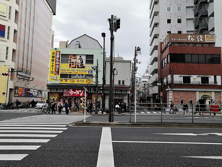 嚴海赴日工作